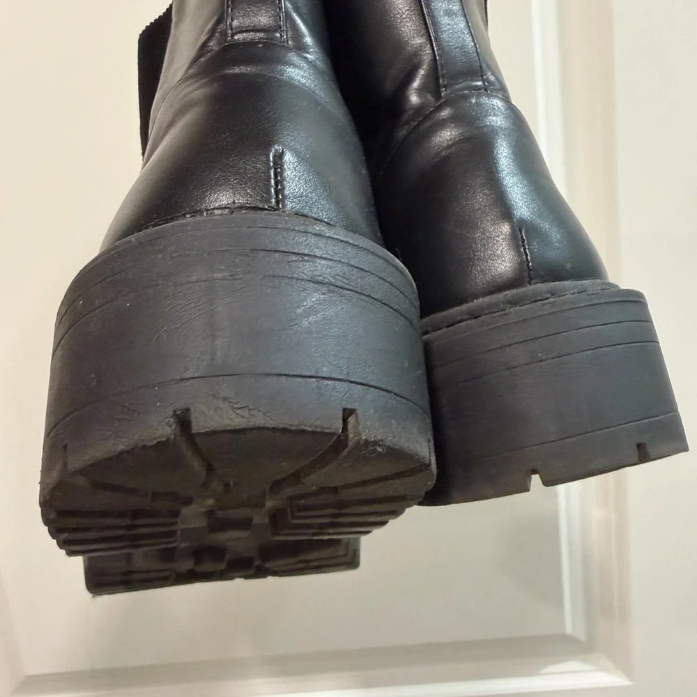Black Chelsea Lug Sole Ankle Boots - Women